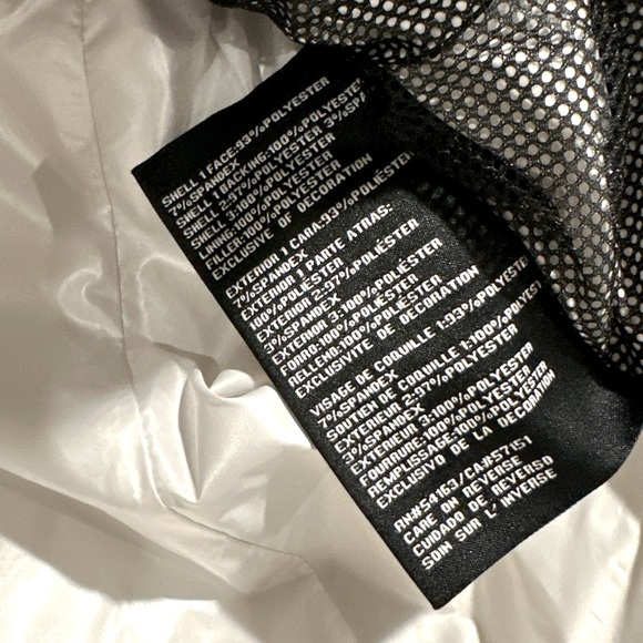 🎉 Host Pick! 🎉 NWT Guess Belted Winter Coat Women’s Medium - Picture 10 of 13